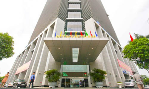 Dù đánh giá là các doanh nghiệp nhà nước, trọng tâm là các tập đoàn, tổng công ty vẫn có sự tăng trưởng đáng kể, song Chính phủ cũng nhận định hiệu quả sản xuất kinh doanh của khối này chưa tương xứng với quy mô vốn, tài sản của doanh nghiệp, năng suất lao động không cao. Dù đánh giá là các doanh nghiệp nhà nước, trọng tâm là các tập đoàn, tổng công ty vẫn có sự tăng trưởng đáng kể, song Chính phủ cũng nhận định hiệu quả sản xuất kinh doanh của khối này chưa tương xứng với quy mô vốn, tài sản của doanh nghiệp, năng suất lao động không cao