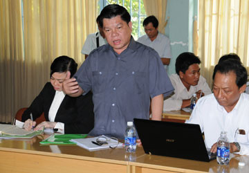 Ông Trần Văn Trí . Ông Trần Văn Trí