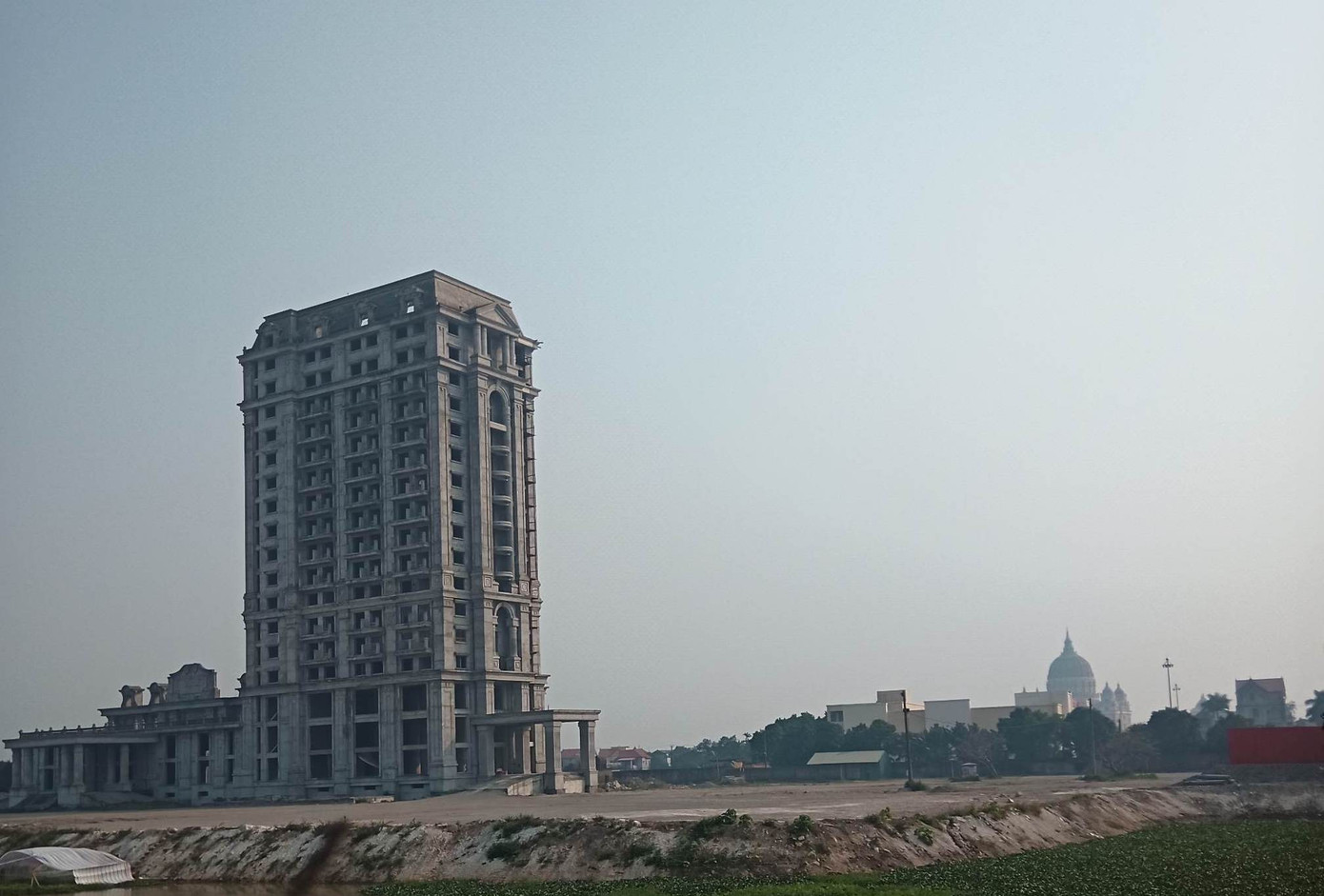 Dự án khách sạn từng bị xử phạt và yêu cầu khắc phục. Ảnh: Đ.H