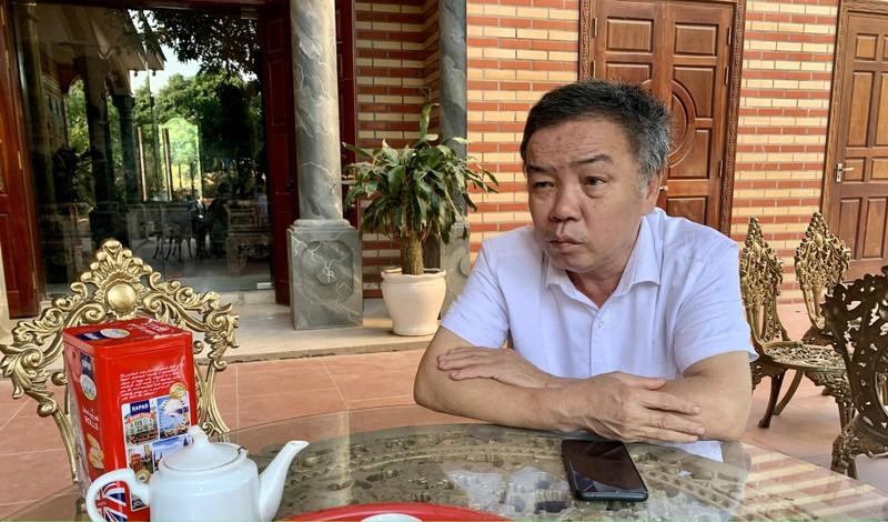 Ông Trần Đình Giao, Chủ tịch Hội đồng quản trị Công ty cổ phần Dịch vụ tang lễ Hoàng Long bị bắt về tội “Làm giả tài liệu của cơ quan, tổ chức”. Ông Trần Đình Giao, Chủ tịch Hội đồng quản trị Công ty cổ phần Dịch vụ tang lễ Hoàng Long bị bắt về tội “Làm giả tài liệu của cơ quan, tổ chức”.