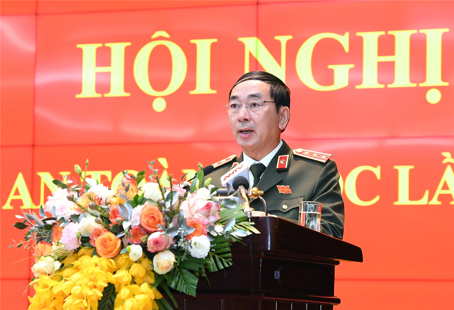 Thứ trưởng Bộ Công an Trần Quốc Tỏ phát biểu tại hội nghị.