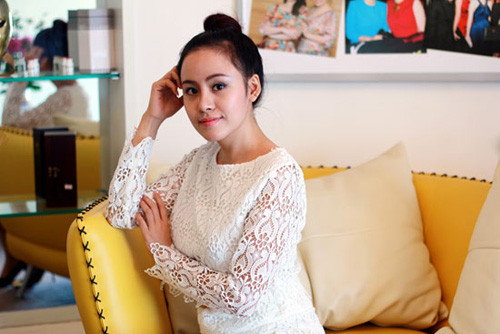 Diện mạo mới của Huyền Anh