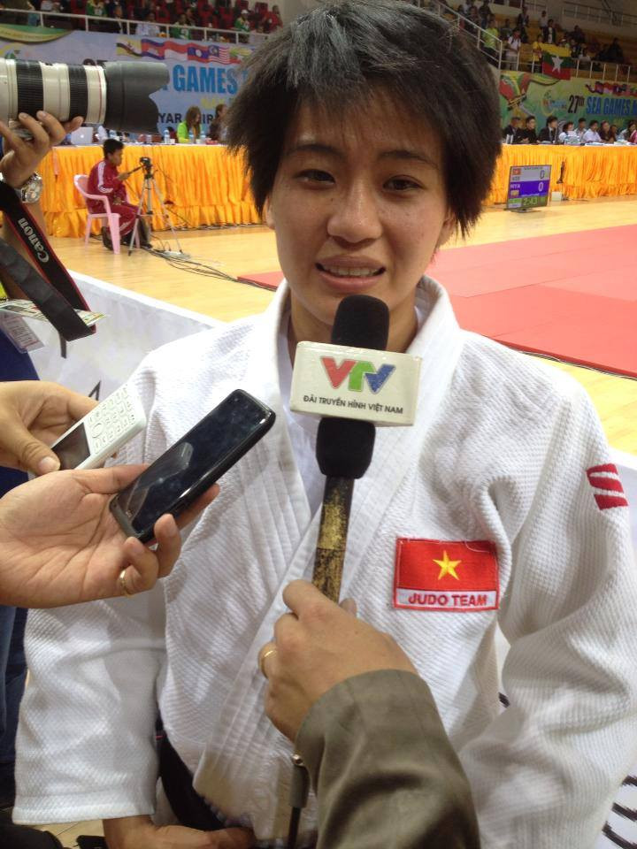 Văn Ngọc Tú và Hồ Ngân Giang trả lời báo chí sau khi đem về 2 tấm HCV cho Judo Việt Nam. Ảnh: Nguyên Phong. Văn Ngọc Tú và Hồ Ngân Giang trả lời báo chí sau khi đem về 2 tấm HCV cho Judo Việt Nam