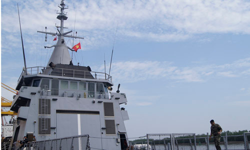 Tuần dương hạm L’Adroit của Hải quân Pháp có hình kim tự tháp độc đáo. Tàu nhỏ nhưng có uy lực trong bảo vệ chủ quyền biển đảo. Ảnh: Nguyễn Minh