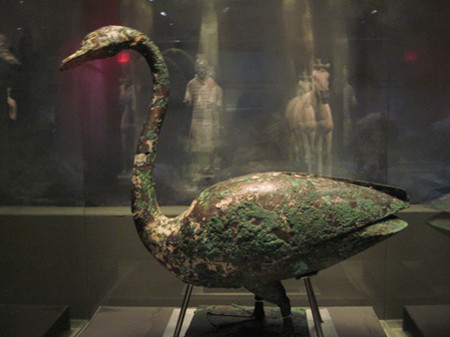 Hình ảnh khu vực khai quật với gần 2000 bức tượng đất sét hình các quan văn, quan võ, binh lính và ngựa