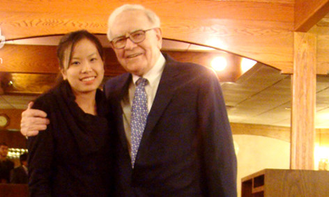 Hà Trang trong buổi gặp gỡ với tỷ phú Warren Buffett 