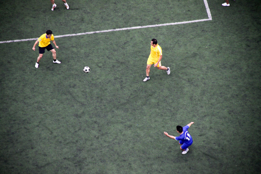 Trận đấu giữa đội Cơ quan T.Ư Đoàn và Oceanbank