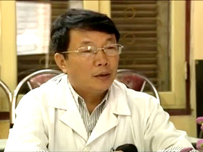 Ông Nguyễn Đình Đính - PGĐ Bệnh viện Sơn Tây là người trực tiếp ký truyền máu cho chị Loan mà không qua xét nghiệm