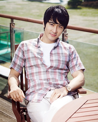 Song Seung Hun trẻ trung khi diện áo sơ mi chấm bi Và ngọt ngào lãng mạn với sơ mi màu hồng nhạt Mặc sơ mi kẻ ca rô, trông anh thật hiền. Một Song Seung Hun mạnh mẽ khi diện sơ mi đen. Hay lịch lãm với kiểu sơ mi thắt nơ ở cổ Chiếc áo sơ mi kẻ màu xanh khiến Seung Hun trông khá "ngầu" Một Song Seung Hun đầy quyến rũ Hình ảnh Seung Hun tại Việt Nam