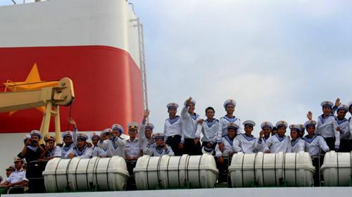 Tạm biệt người thân, tạm biệt đất liền lên đường làm nhiệm vụ cao cả