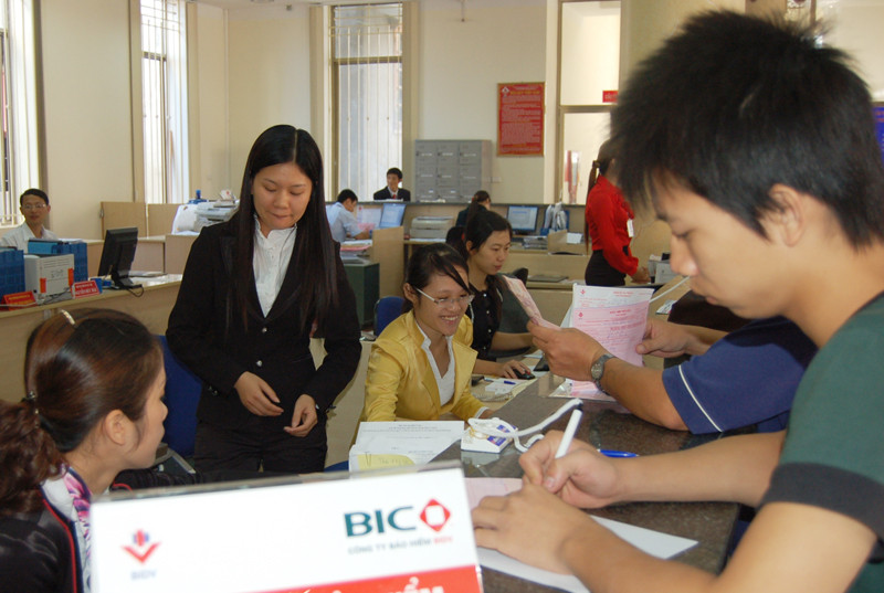 Đến năm 2015, hình thành được 1-2 ngân hàng thương mại nhà nước đạt trình độ khu vực về quản trị