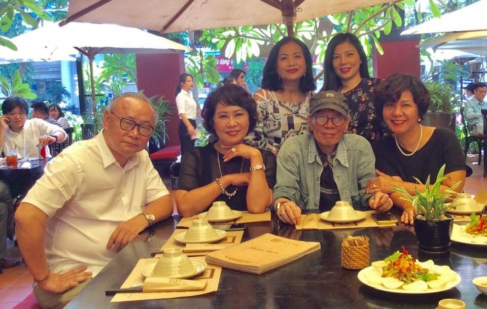 NSND Doãn Hoàng Giang có vẻ ngoài bụi bặm nhưng rất hiền, khí khái.