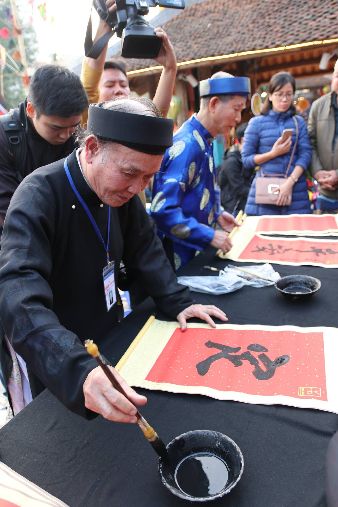 50 ông đồ tham gia Hội chữ Xuân Quý Mão 2023 được khảo tuyển từ năm 2021, do dịch bệnh nên kết quả được bảo lưu tới năm 2023.