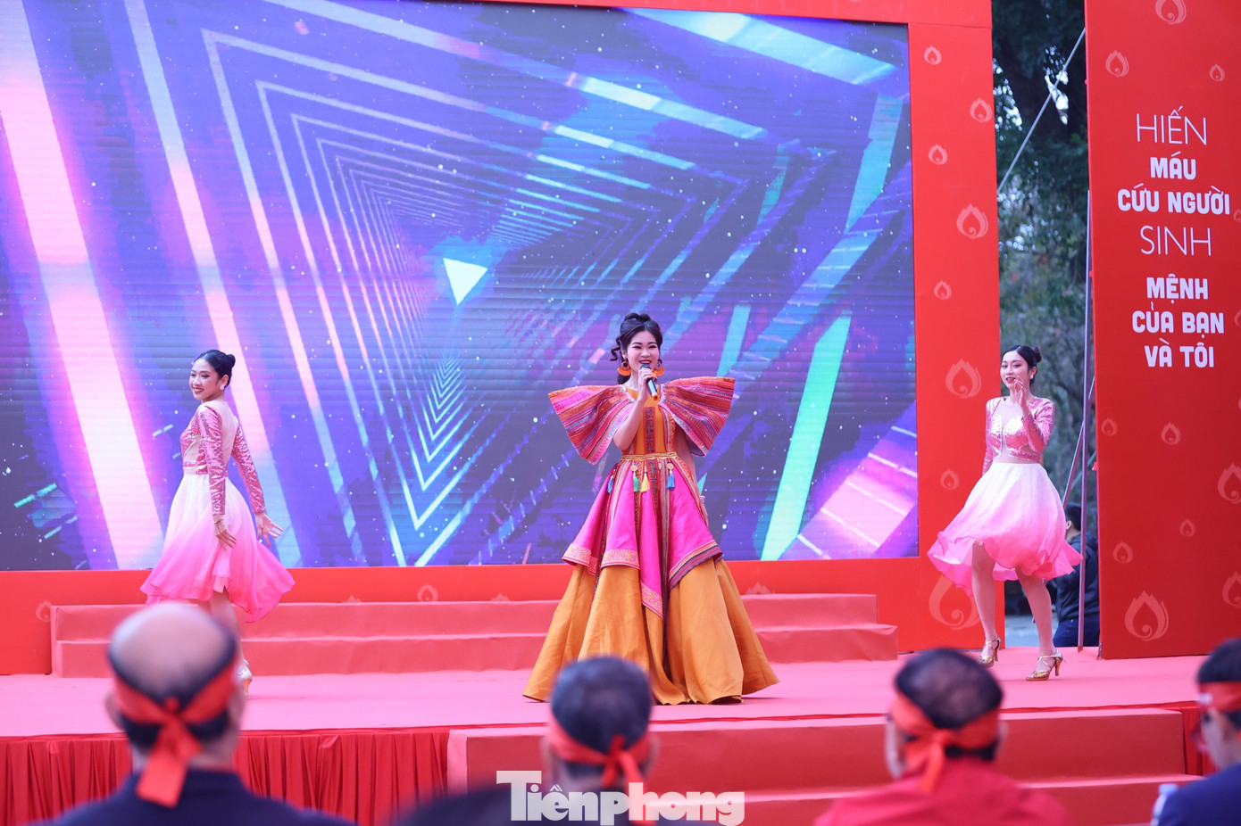 Hà Myo theo đuổi phong cách riêng, bước đầu tạo dấu ấn. Ảnh: NHƯ Ý. Hà Myo theo đuổi phong cách riêng, bước đầu tạo dấu ấn. Ảnh: NHƯ Ý.