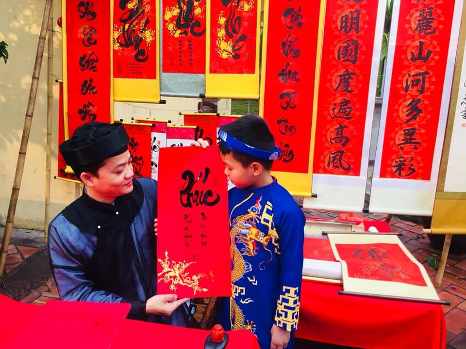 Hoạt động cho chữ đầu xuân trở lại Văn Miếu - Quốc Tử Giám. Ảnh: DUY PHẠM.