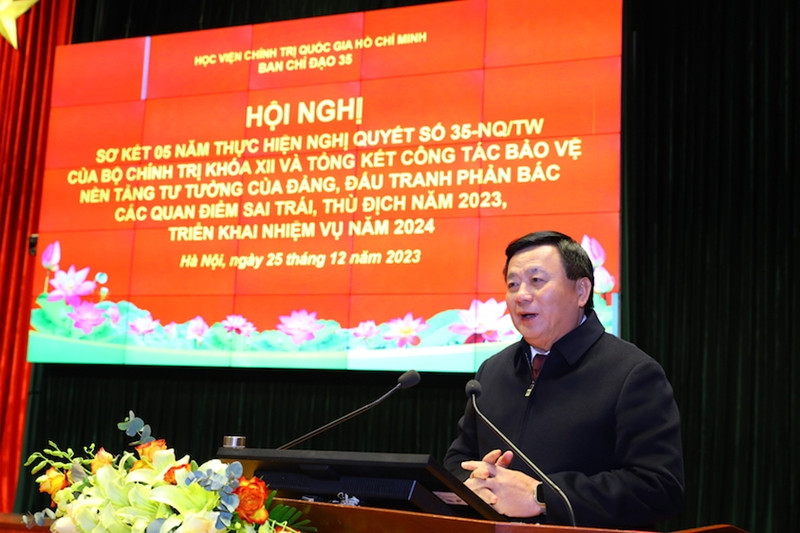 Uỷ viên Bộ Chính trị, Giám đốc Học viện Chính trị quốc gia Hồ Chí Minh Nguyễn Xuân Thắng - Chủ tịch Hội đồng Lý luận T.Ư, Phó Trưởng Ban Chỉ đạo 35 T.Ư phát biểu tại hội nghị. Ảnh: PV. Uỷ viên Bộ Chính trị, Giám đốc Học viện Chính trị quốc gia Hồ Chí Minh Nguyễn Xuân Thắng - Chủ tịch Hội đồng Lý luận T.Ư, Phó Trưởng Ban Chỉ đạo 35 T.Ư phát biểu tại hội nghị. Ảnh: PV.