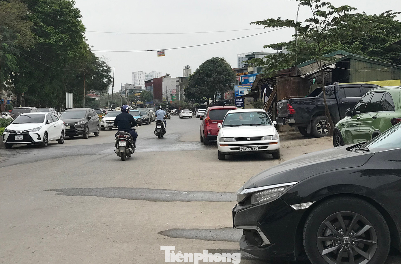 Cũng theo UBND phường Định Công, khi đường Trần Điền hoàn thành theo quy hoạch, lúc đó sẽ thuận tiện trong công tác quản lý, xử lý các trường hợp dừng đỗ sai quy định. Ảnh: Trường Phong. Cũng theo UBND phường Định Công, khi đường Trần Điền hoàn thành theo quy hoạch, lúc đó sẽ thuận tiện trong công tác quản lý, xử lý các trường hợp dừng đỗ sai quy định. Ảnh: Trường Phong.