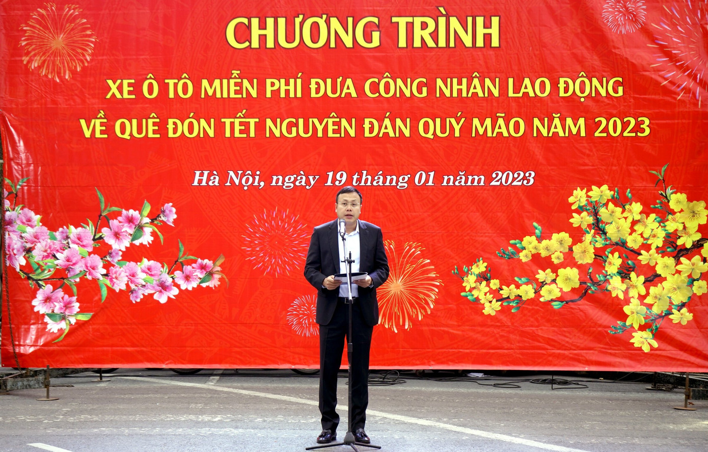 Chủ tịch LĐLĐ thành phố Hà Nội Phạm Quang Thanh phát biểu chúc Tết công nhân lao động tại chương trình. Ảnh: PV Chủ tịch LĐLĐ thành phố Hà Nội Phạm Quang Thanh phát biểu chúc Tết công nhân lao động tại chương trình. Ảnh: PV