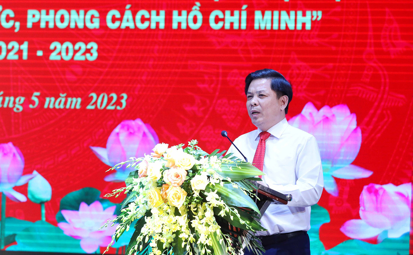 Bí thư Đảng uỷ Khối các cơ quan T.Ư Nguyễn Văn Thể phát biểu tại hội nghị. Ảnh: PV.