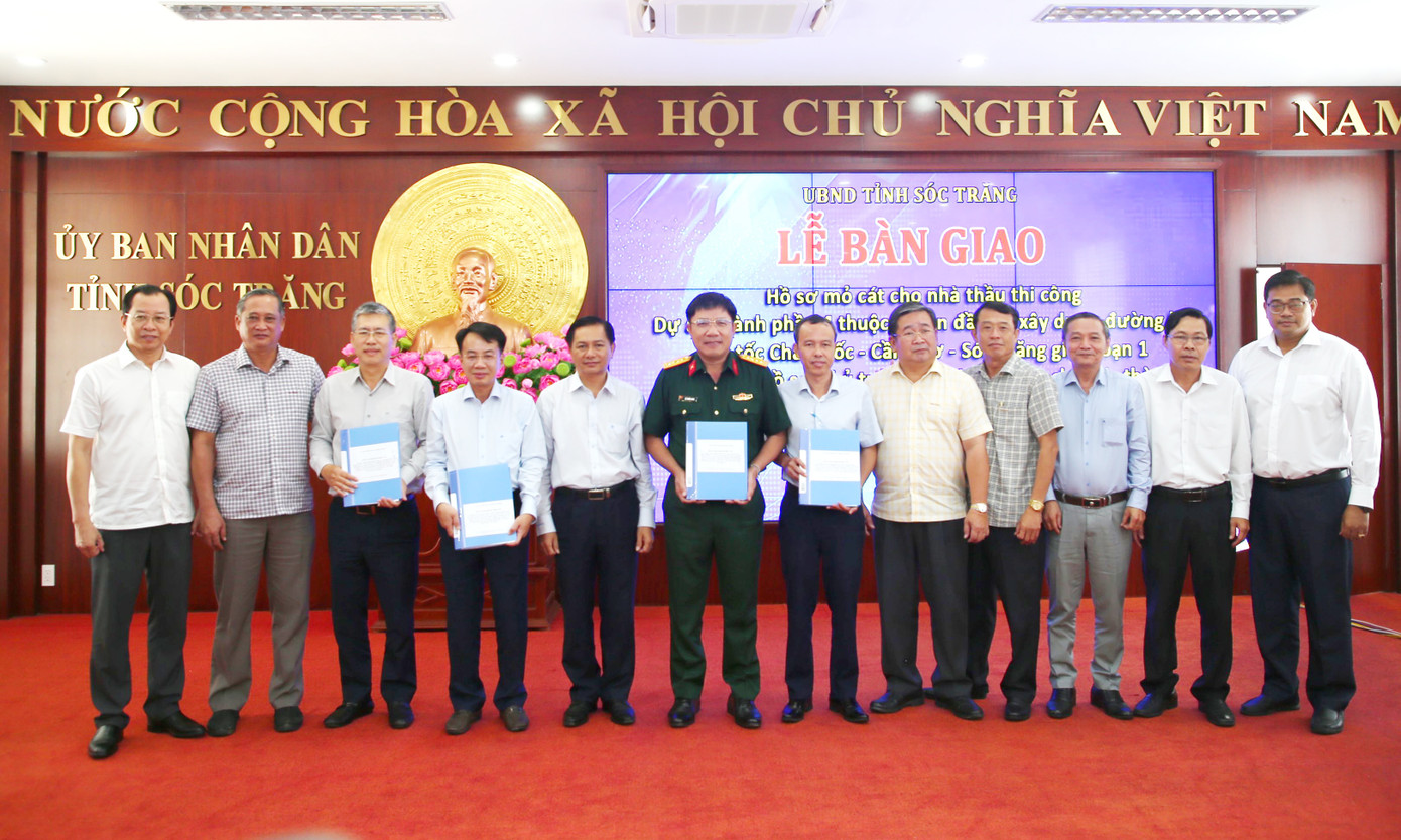 Sóc Trăng bàn giao hồ sơ 5 mỏ cát với trữ lượng trên 11 triệu m3 để phục vụ dự án cao tốc. Sóc Trăng bàn giao hồ sơ 5 mỏ cát với trữ lượng trên 11 triệu m3 để phục vụ dự án cao tốc.