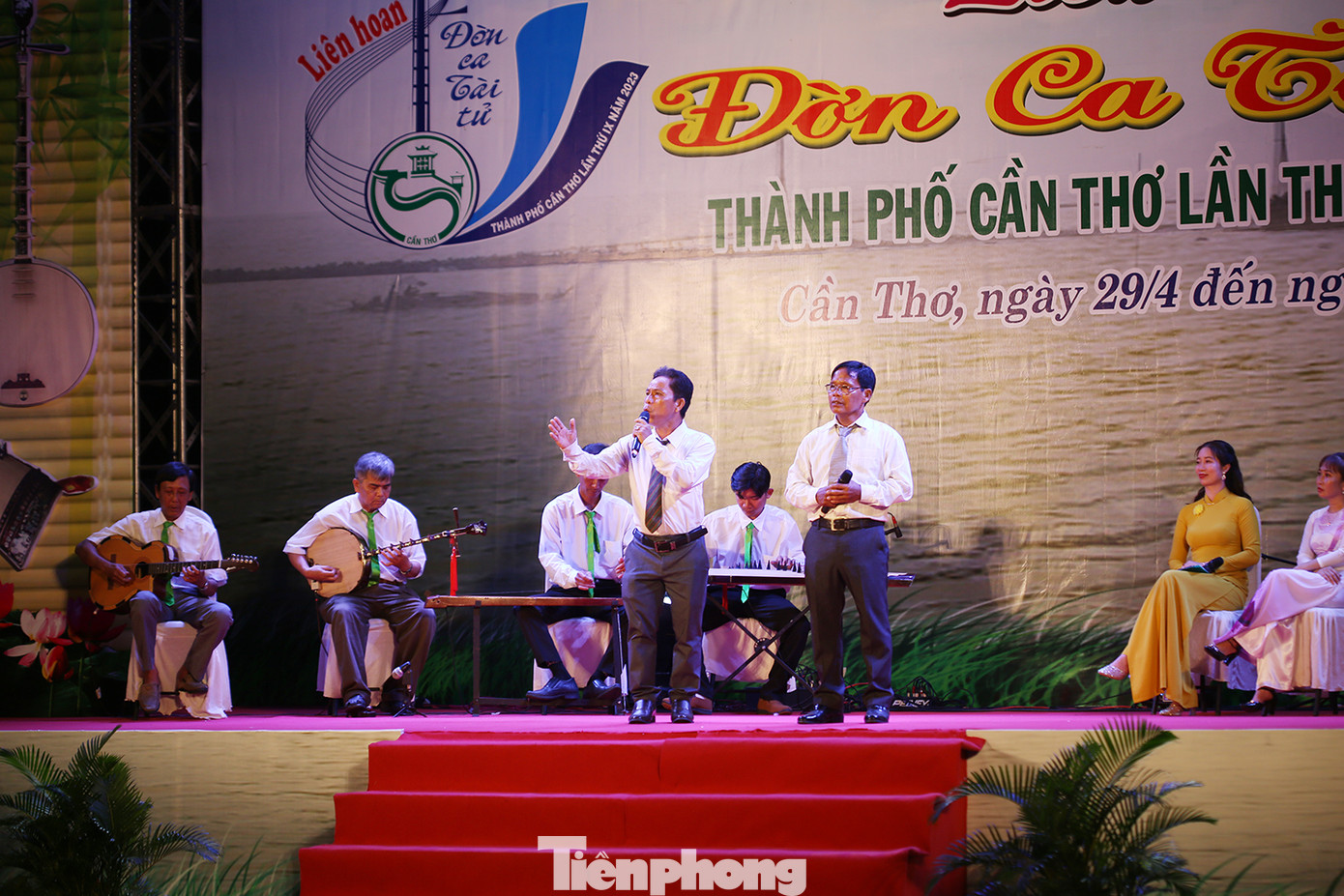 Các tác phẩm trình diễn tại liên hoan chủ yếu viết về chủ đề ngợi ca Đảng, Bác Hồ, ngợi ca tình yêu quê hương, đất nước, giữ gìn truyền thống văn hóa dân tộc...