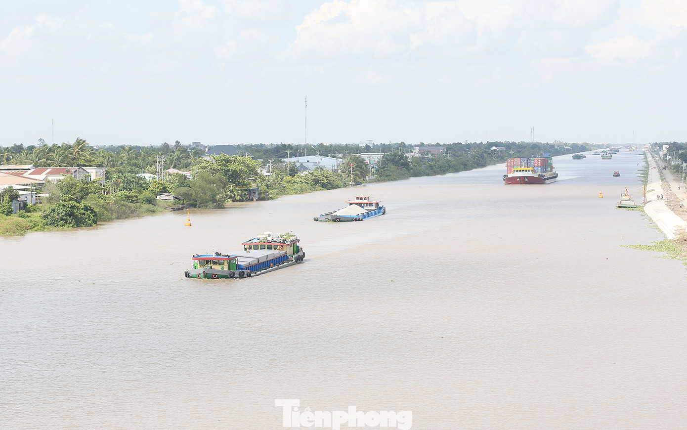 Dự án nâng cấp kênh Chợ Gạo giai đoạn 2 có ý nghĩa quan trọng, giúp nâng cao năng lực vận tải đường thủy tại khu vực ĐBSCL. Dự án nâng cấp kênh Chợ Gạo giai đoạn 2 có ý nghĩa quan trọng, giúp nâng cao năng lực vận tải đường thủy tại khu vực ĐBSCL.