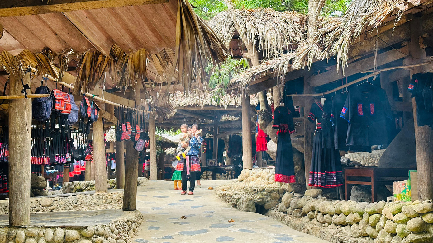 Người dân bản Sin Suối Hồ thân thiện, mến khách.