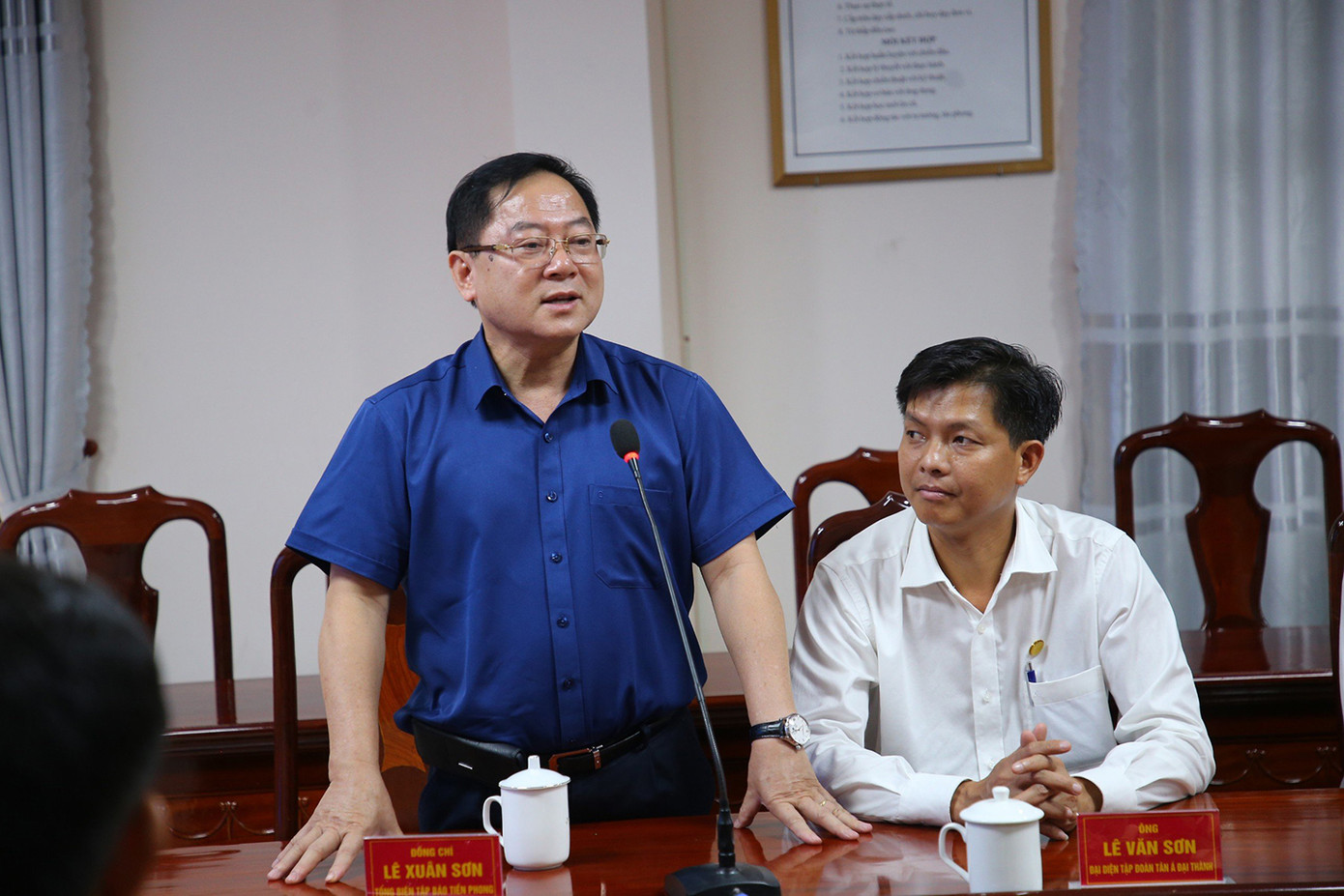 Nhà báo Lê Xuân Sơn, Tổng Biên tập báo Tiền Phong phát biểu tại chương trình. Ảnh: Nhật Huy.