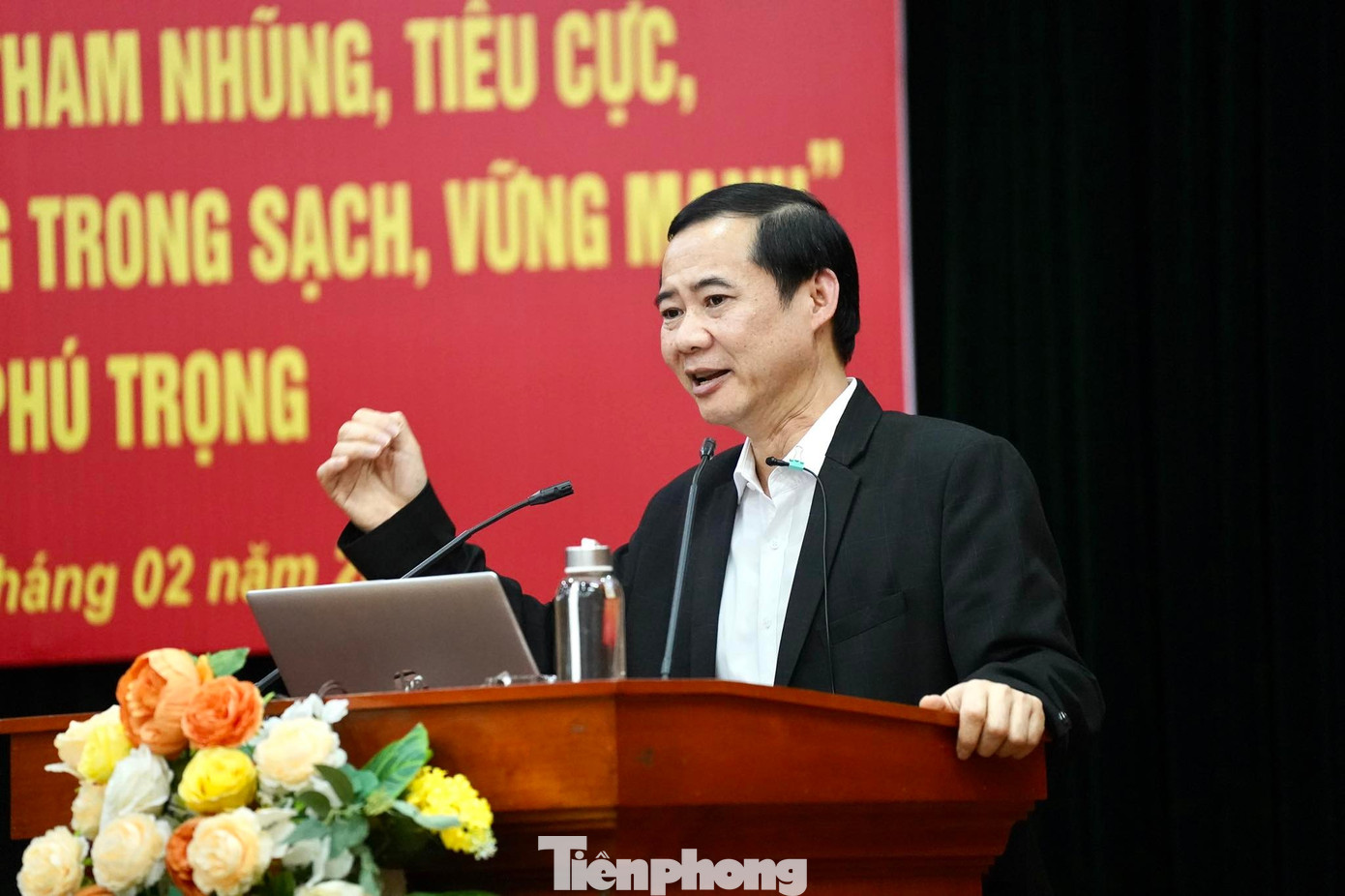 Phó Trưởng ban Nội chính T.Ư Nguyễn Thái Học trao đổi về nội dung cuốn sách của Tổng Bí thư Nguyễn Phú Trọng tại hội nghị. Ảnh: Chu Ngọc Thắng Phó Trưởng ban Nội chính T.Ư Nguyễn Thái Học trao đổi về nội dung cuốn sách của Tổng Bí thư Nguyễn Phú Trọng tại hội nghị. Ảnh: Chu Ngọc Thắng