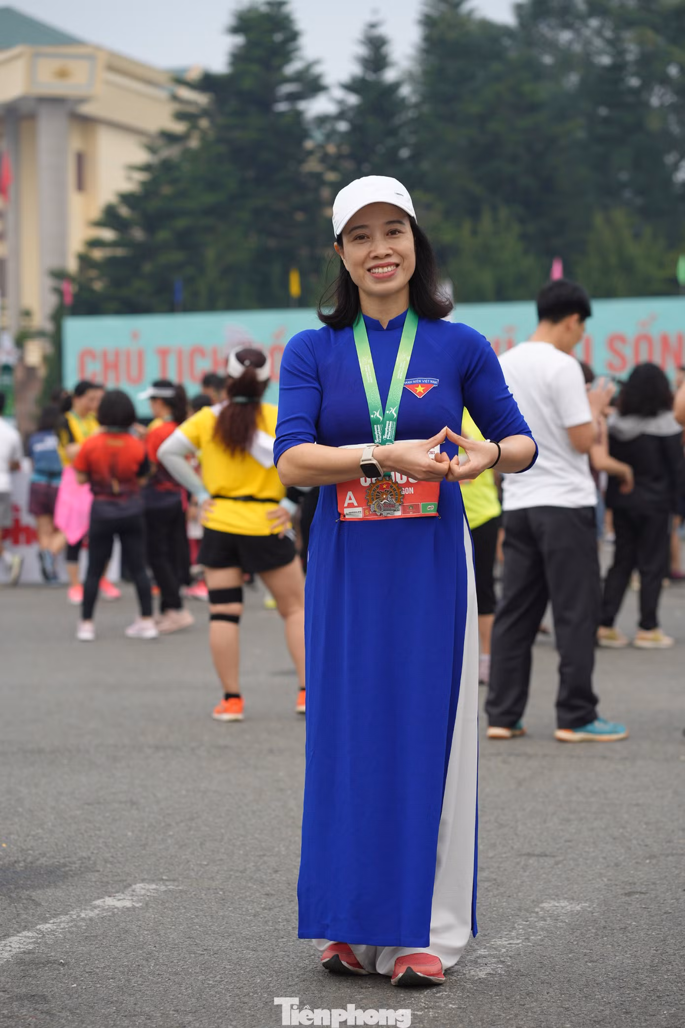 Chị Phạm Thị Thu Hiền khi hoàn thành cự ly 10km Tiền Phong Marathon. Ảnh: Trọng Quân