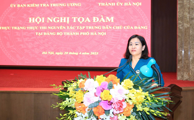 Phó Bí thư Thường trực Thành uỷ Hà Nội Nguyễn Thị Tuyến phát biểu tại hội nghị. (Ảnh: PV)