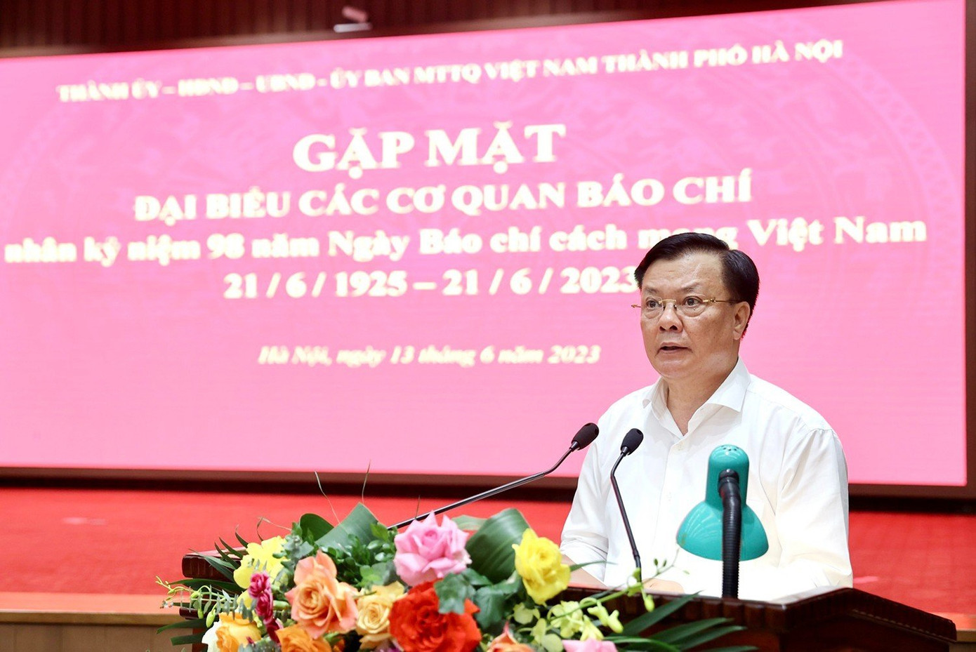 Bí thư Thành uỷ Hà Nội Đinh Tiến Dũng phát biểu tại buổi gặp mặt. Ảnh: Như Ý.