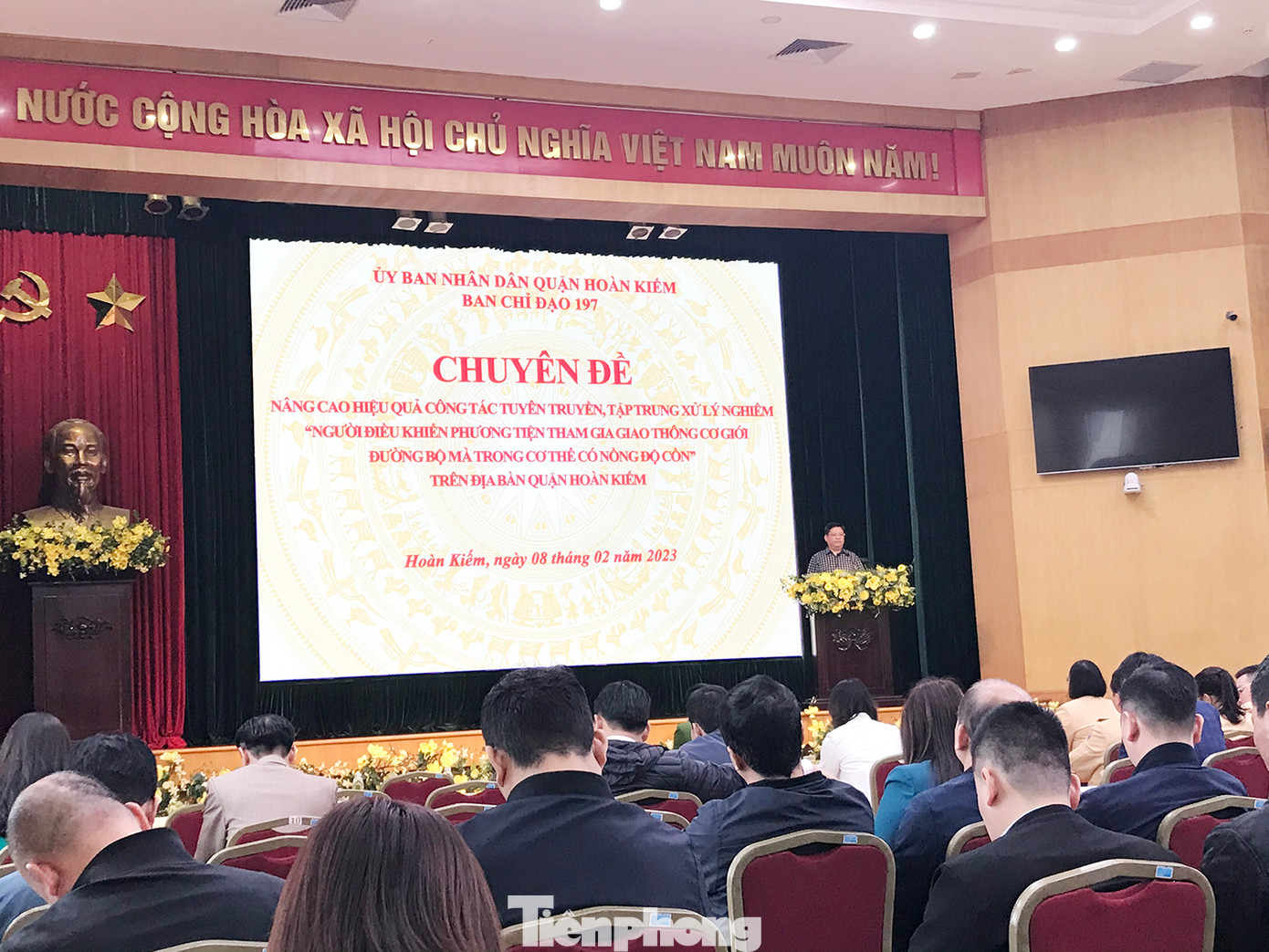 Phó Chủ tịch Thường trực UBND quận Hoàn Kiếm Nguyễn Anh Quân phát biểu tại hội nghị. Ảnh: PV. Phó Chủ tịch Thường trực UBND quận Hoàn Kiếm Nguyễn Anh Quân phát biểu tại hội nghị. Ảnh: PV.