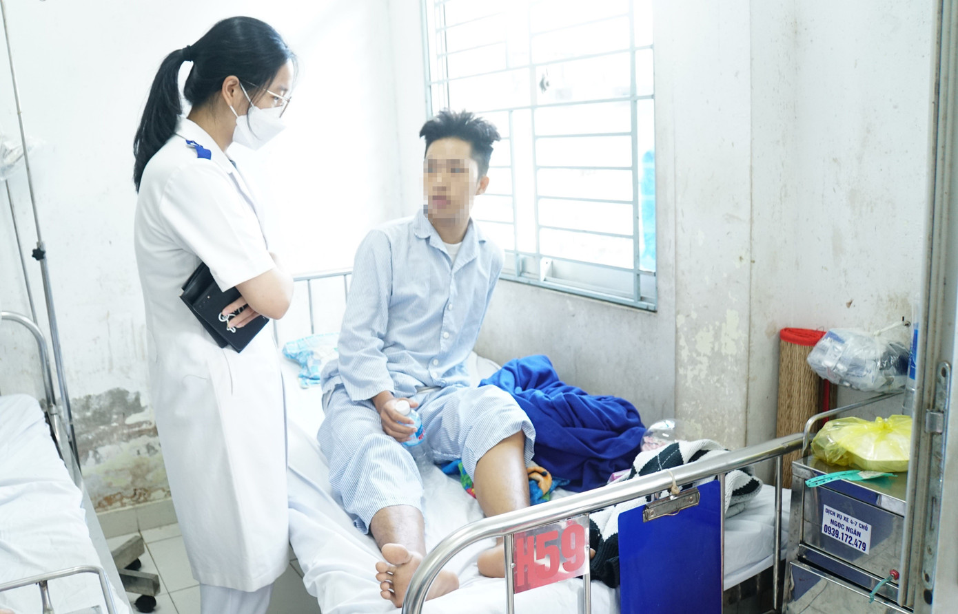 Bệnh nhân đang điều trị tại bệnh viện Huyết học và Truyền máu TP Cần Thơ. Ảnh: Hòa Hội