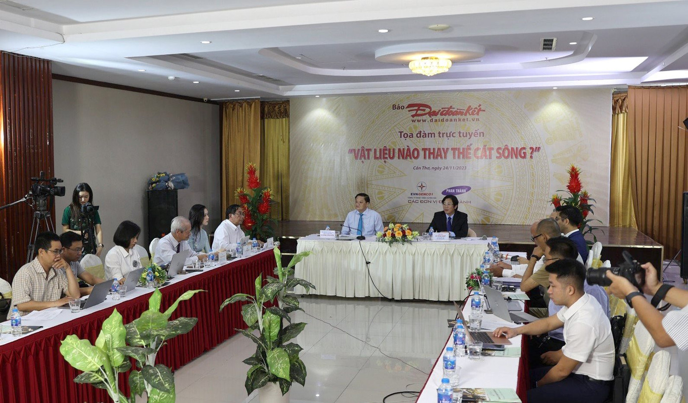 Toàn cảnh toạ đàm. Ảnh: PV. Toàn cảnh toạ đàm. Ảnh: PV.