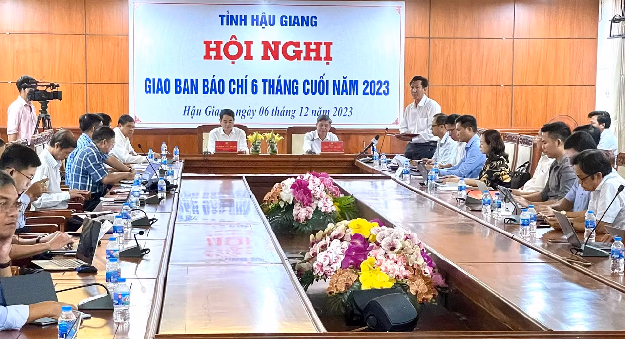 Toàn cảnh hội nghị giao ban báo chí tỉnh Hậu Giang ngày 6/12. Ảnh: Cảnh Kỳ.