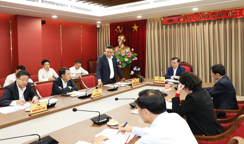 Chủ tịch UBND thành phố Hà Nội Trần Sỹ Thanh phát biểu tại buổi làm việc. Ảnh: PV Chủ tịch UBND thành phố Hà Nội Trần Sỹ Thanh phát biểu tại buổi làm việc. Ảnh: PV