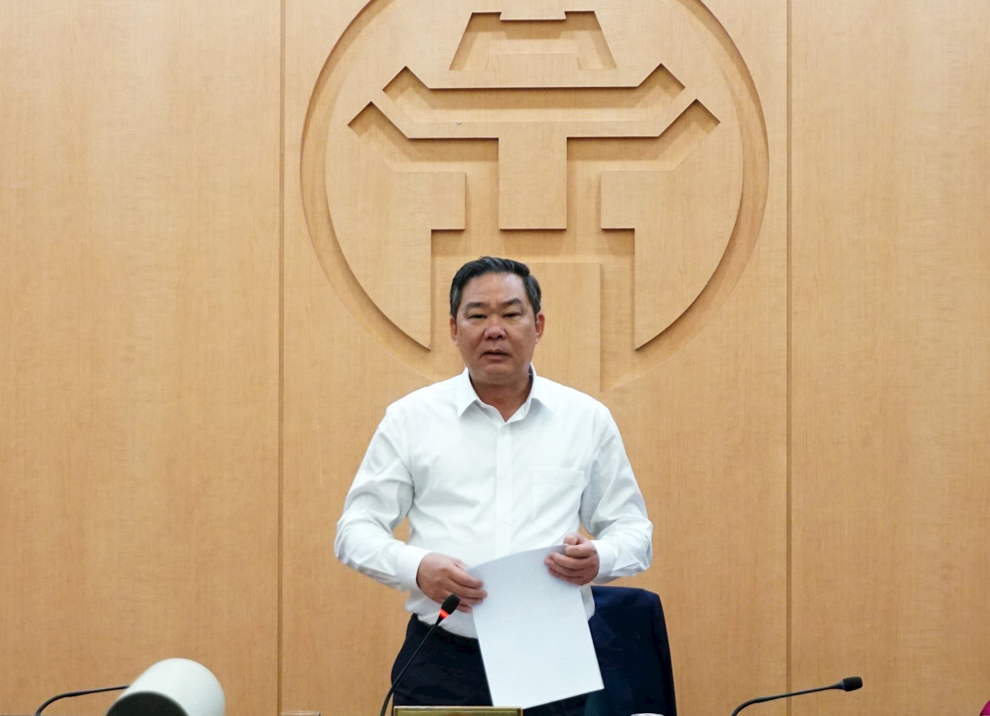 Phó Chủ tịch Thường trực UBND thành phố Hà Nội Lê Hồng Sơn phát biểu tại cuộc họp Phó Chủ tịch Thường trực UBND thành phố Hà Nội Lê Hồng Sơn phát biểu tại cuộc họp