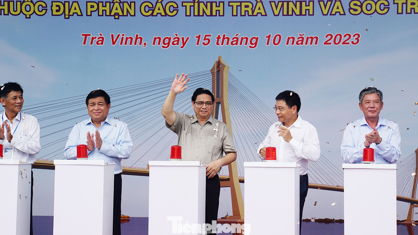 Thủ tướng Phạm Minh Chính phát lệnh khởi công dự án cầu Đại Ngãi. Ảnh: Hòa Hội. Thủ tướng Phạm Minh Chính phát lệnh khởi công dự án cầu Đại Ngãi. Ảnh: Hòa Hội.