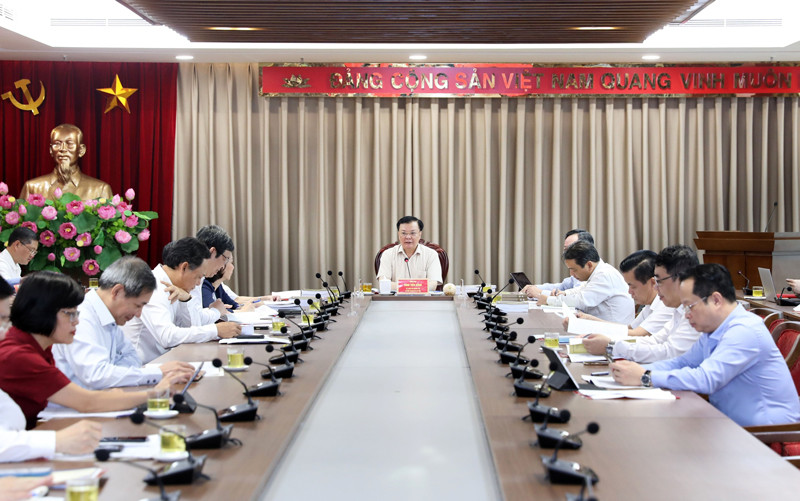 Bí thư Thành uỷ Hà Nội Đinh Tiến Dũng phát biểu tại phiên làm việc. Ảnh: PV