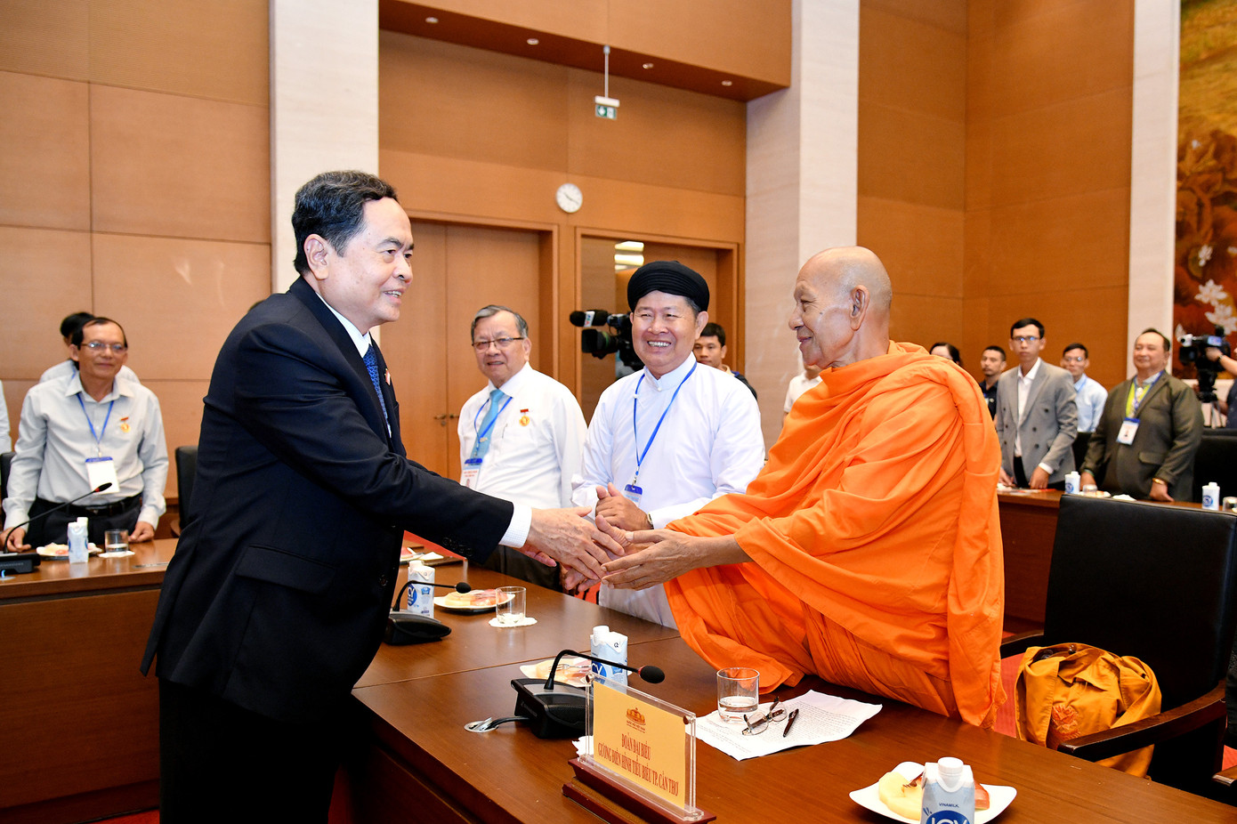 Phó Chủ tịch Thường trực Quốc hội Trần Thanh Mẫn và đại biểu gương điển hình tiêu biểu thành phố Cần Thơ. Ảnh: Quochoi.vn Phó Chủ tịch Thường trực Quốc hội Trần Thanh Mẫn và đại biểu gương điển hình tiêu biểu thành phố Cần Thơ. Ảnh: Quochoi.vn