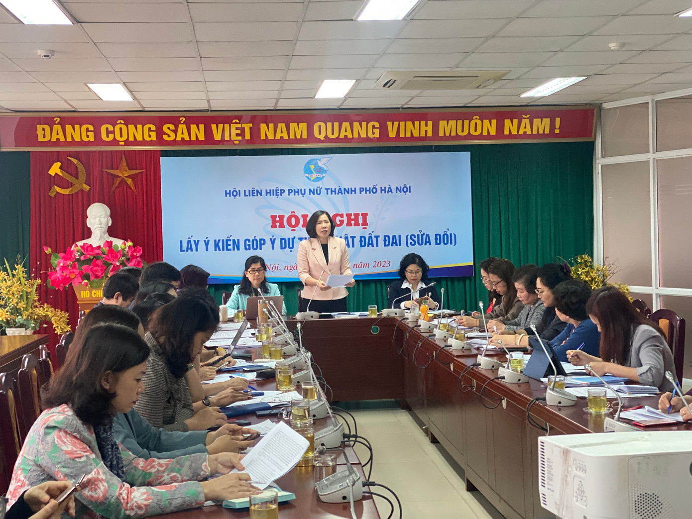 Hội nghị lấy ý kiến góp ý dự thảo Luật Đất đai (sửa đổi) tại Hội Liên hiệp phụ nữ thành phố Hà Nội. Ảnh: PV