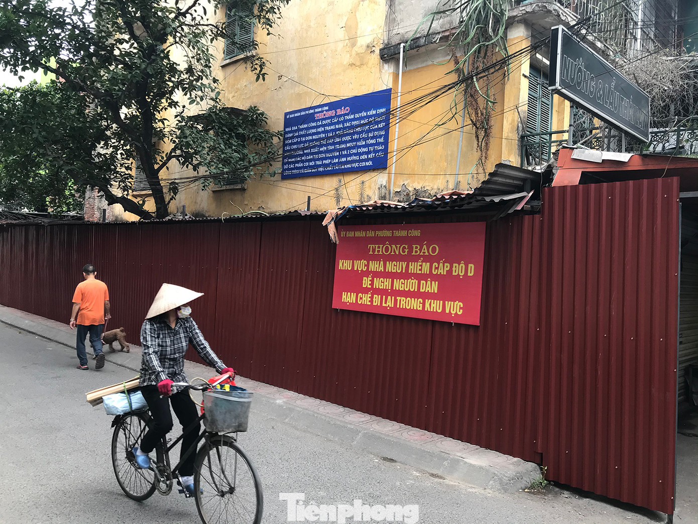 Chung cư cũ G6a Thành Công được đánh giá nguy hiểm cấp độ D nhiều năm qua. Ảnh: Trường Phong Chung cư cũ G6a Thành Công được đánh giá nguy hiểm cấp độ D nhiều năm qua. Ảnh: Trường Phong