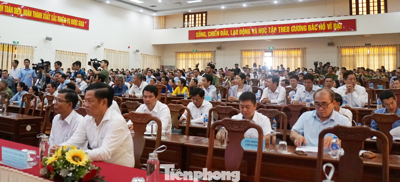 Quang cảnh hội nghị tiếp xúc cử tri tại thành phố Cần Thơ. Ảnh: Hòa Hội.