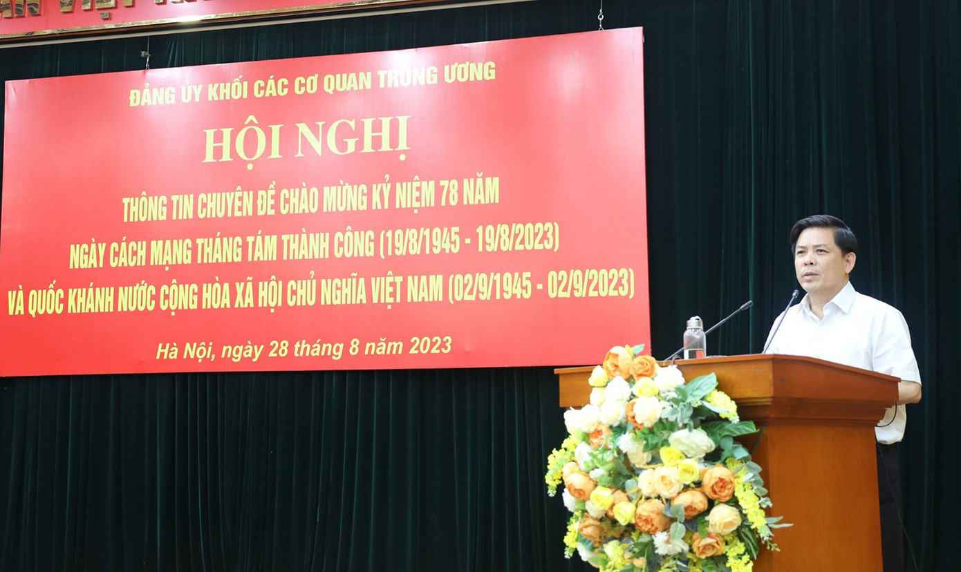 Bí thư Đảng uỷ Khối các cơ quan T.Ư Nguyễn Văn Thể phát biểu tại hội nghị. Ảnh: PV.