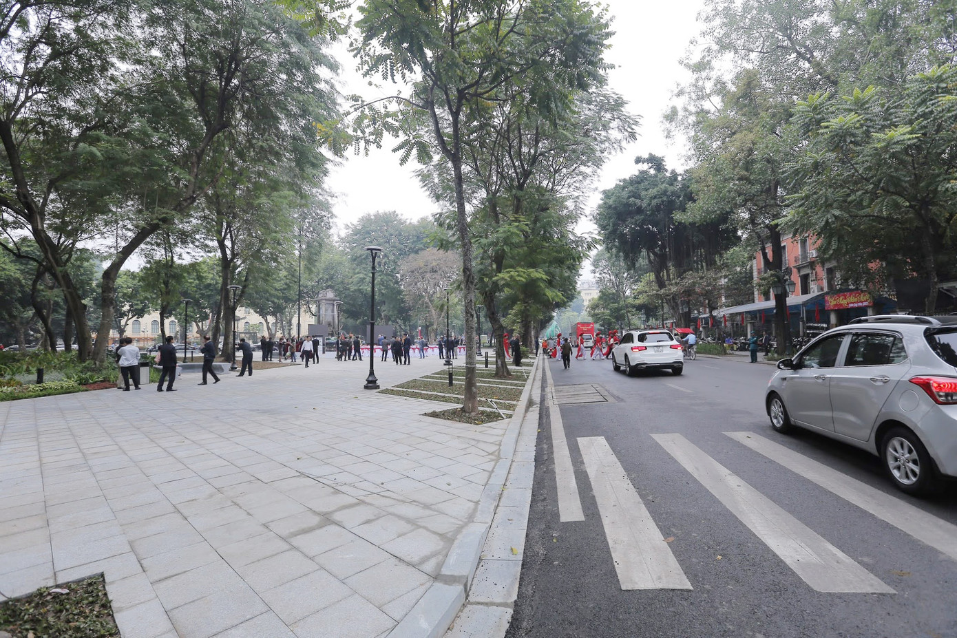 Một góc vườn hoa Diên Hồng sau khi cải tạo, nhìn từ phía đường Lý Thái Tổ. Ảnh: Duy Phạm