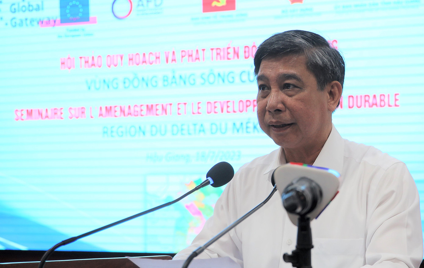 Chủ tịch UBND tỉnh Hậu Giang Đồng Văn Thanh phát biểu tại hội thảo. Ảnh: PV.