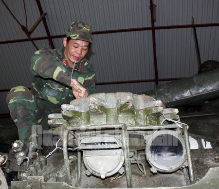 Cố định một cơ số nhỏ vật tư kỹ thuật trước khi hành quân. Cố định một cơ số nhỏ vật tư kỹ thuật trước khi hành quân