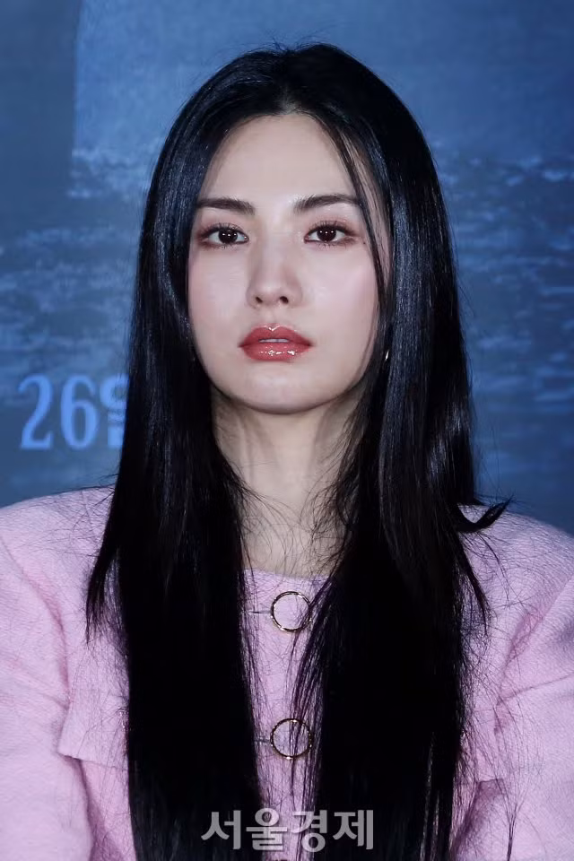 Nana sẽ vào vai Jeong Hee Won, một cô gái mạnh mẽ, không thể chịu đựng được sự bất công trong Omniscient Reader sau thành công của Mask Girl.