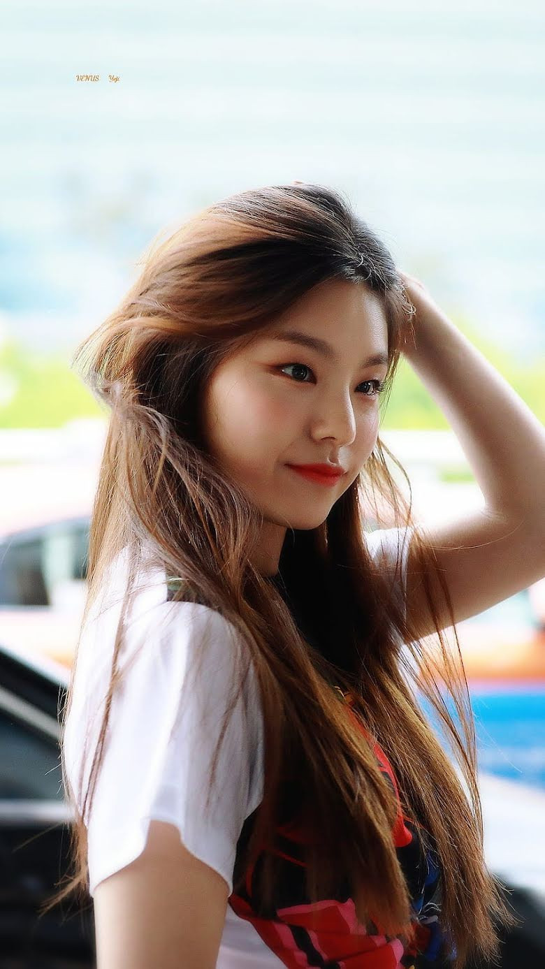 Yeji ( ITZY) là nữ tân binh K-pop &apos;hot&apos; nhất hiện nay.